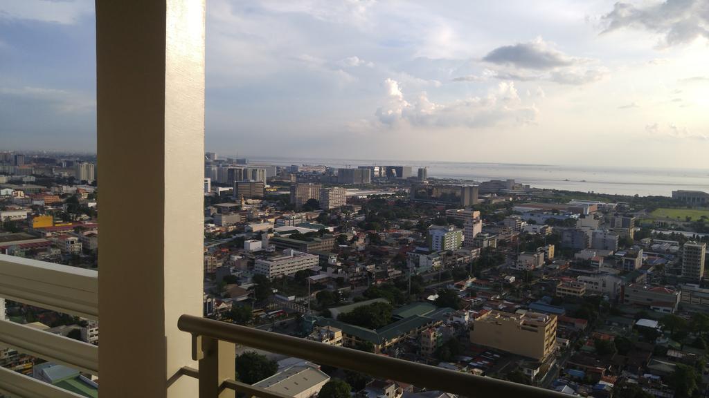 La Verti Residences Sunset View Manila Exteriör bild